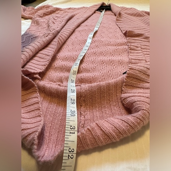 Gorgeous Dusty rose coloured shrug - Picture 4 of 4